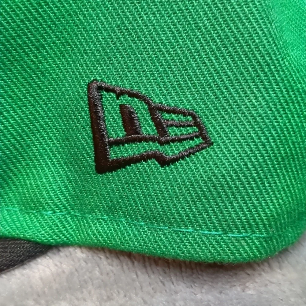 New Era Boston Celtics 2-Tone 9FIFTY adjustable snapback hat.  - Picture 8 of 16